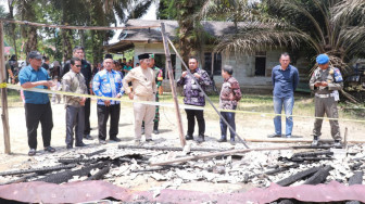 Bupati Tanjabbar Kunjungi Korban Kebakaran Purwodadi