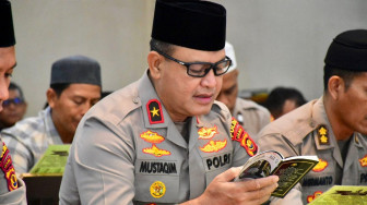 Wakapolda Jambi Ikuti Kegiatan Khotmil Qur'an di Masjid Al Ikhlas Polda Jambi
