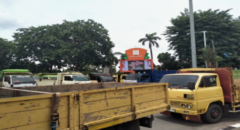 Aksi Unjuk Rasa Sopir Truk di Tugu Siginjai Berakhir, Pemkot Jambi Berjanji Revisi Kebijakan