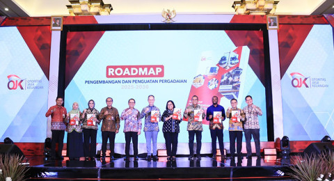 OJK Dorong Industri Pergadaian Indonesia yang Sehat, Tangguh, dan Adaptif