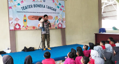 Dongeng Boneka Tangan Jadi Jembatan Literasi, SKK Migas–PetroChina Tanamkan Cinta Lingkungan Sejak Usia Dini