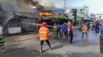 Kebakaran 6 Kios di Thehok, 1 Korban Jiwa