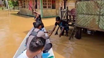 Polri Bersama Stakeholder Tangani Banjir di Merangin dan Sarolangun, Warga Diimbau Tetap Waspada