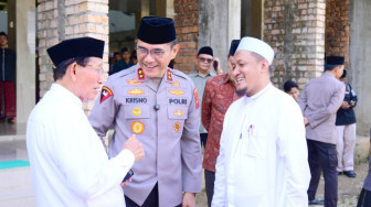 Kapolda Jambi Jalin Silaturahmi dengan Pondok Pesantren Darul Arifin, Tekankan Pendidikan Disiplin dan Pemanfaatan Teknologi Secara Positif