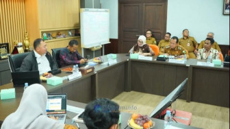 Bupati Muaro Jambi, Bambang Bayu Suseno Tandatanggani Berita Acara Verifikasi Penanganan Indikasi Pelanggaran Pemanfaatan Ruang.