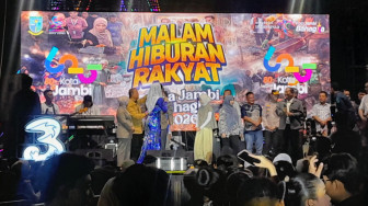 Lautan Manusia Padati Tugu Keris Siginjai, Malam Hiburan Rakyat Puncak HUT ke-80 Kota Jambi
