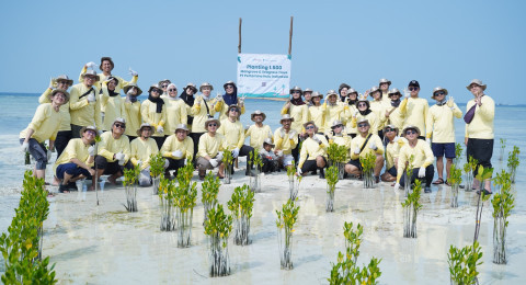 Dukung Mitigasi Perubahan Iklim, Pertamina Hulu Indonesia Gelar Aksi Tanam Mangrove dan Lamun di Kepulauan Seribu