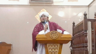 Peringatan Maulid Nabi di Masjid Al Ikhlas, Habib Syaugi Tekankan Pentingnya Adab dan Kasih Sayang Rasulullah