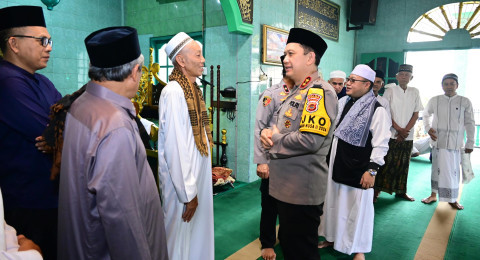 Kapolda Jambi Laksanakan Salat Jumat Keliling, Pererat Silaturahmi dengan Masyarakat